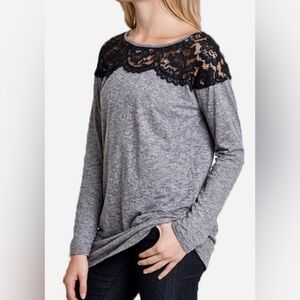 Umgee Women's Top; Heather Gray with Black Lace; Size M; NEVER WORN